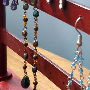 CRYSTAL DEEP GREEN LONG LINE DROP EARRINGS